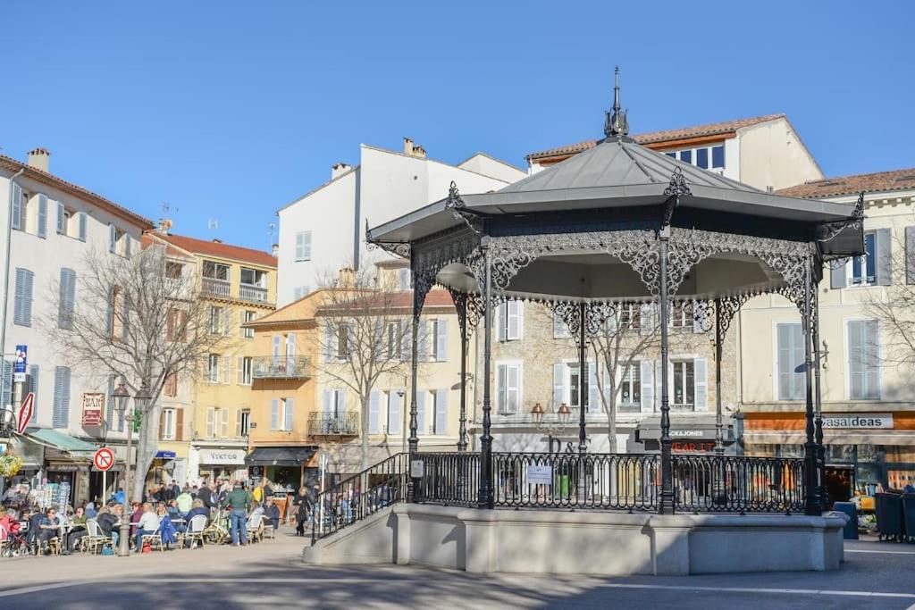 Apartamento Old Town Antibes Superb New Flat, For 3, Ac, Wi-Fi Exterior foto